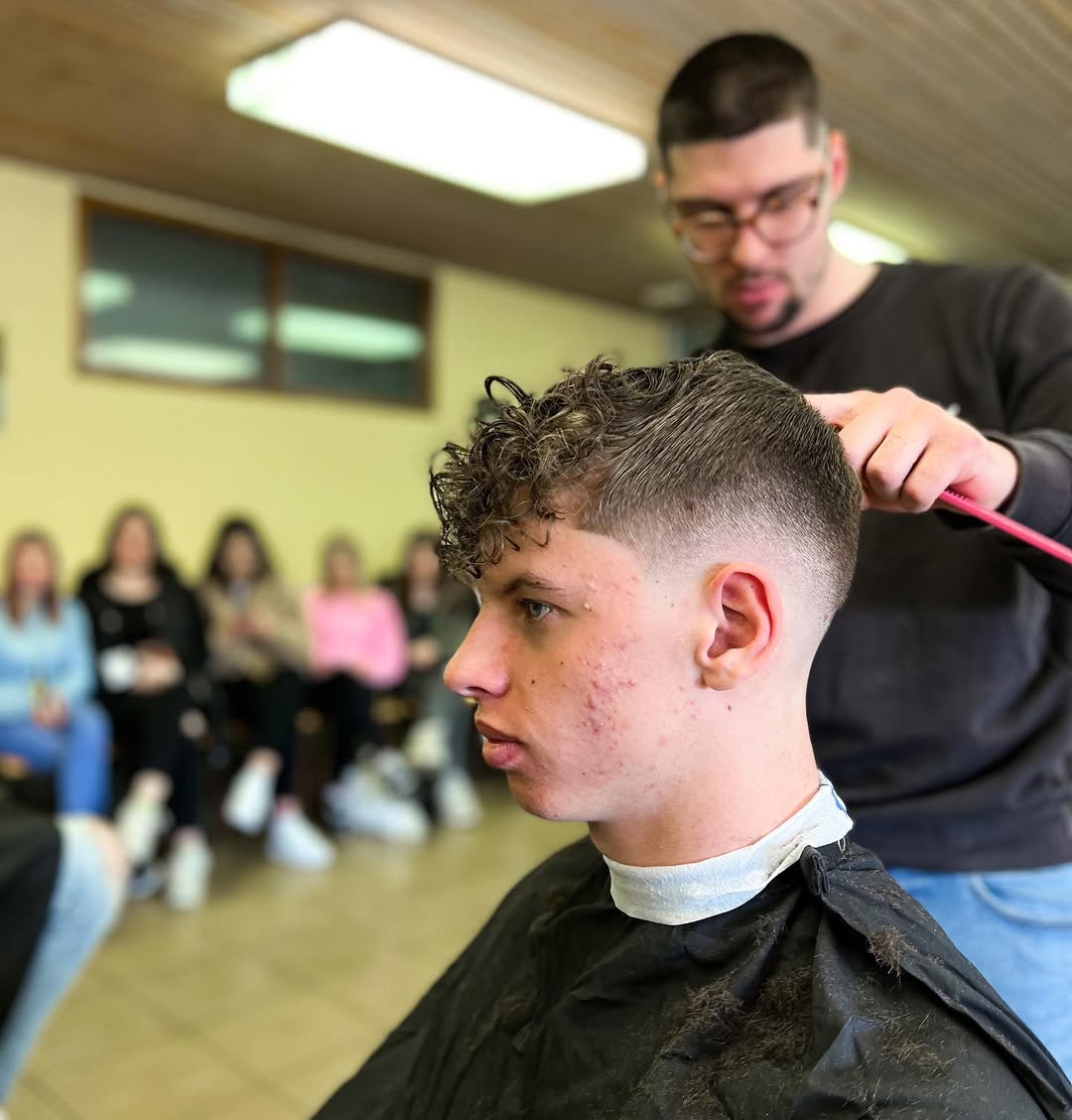 Vili uči kako strižt na SESGŠ