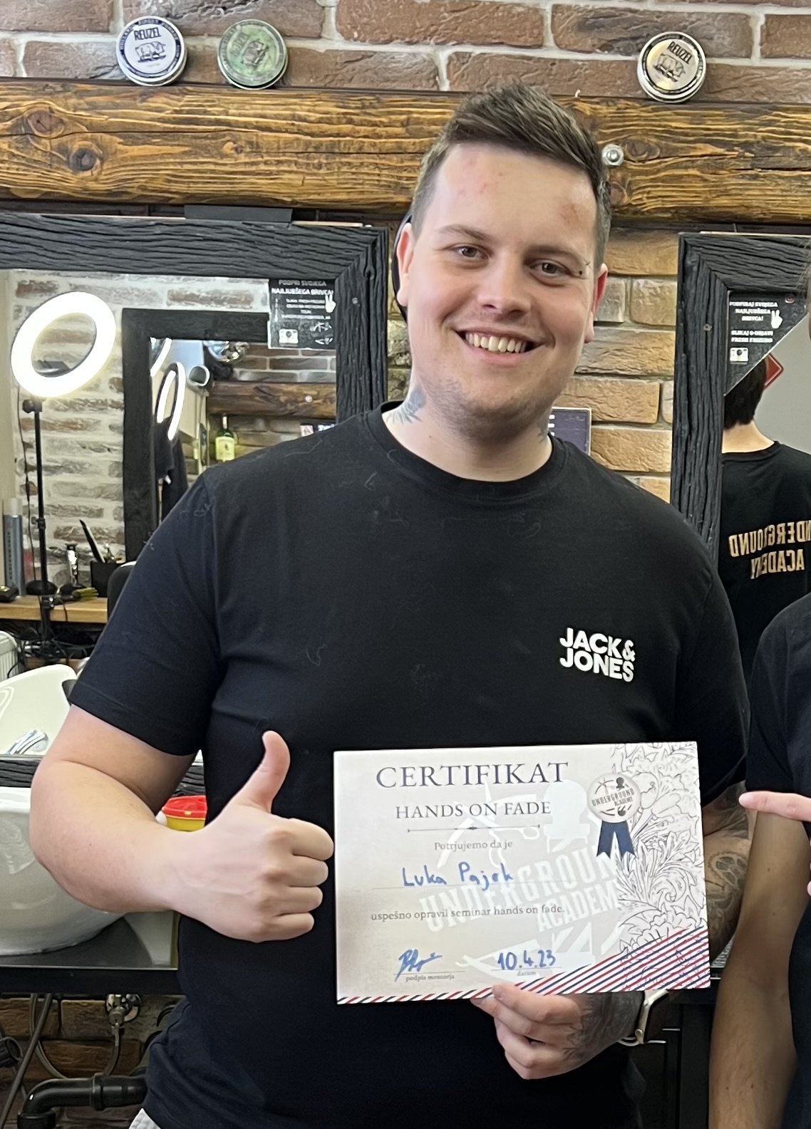 Luka Pajek na Underground Barber seminarju
